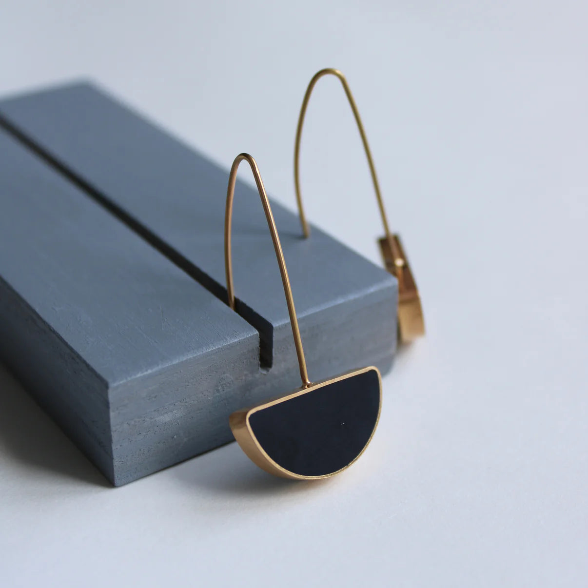 Arc Black Drop Earrings - Gold