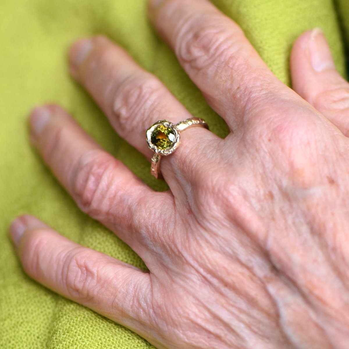 Hawthorn Sapphire Ring