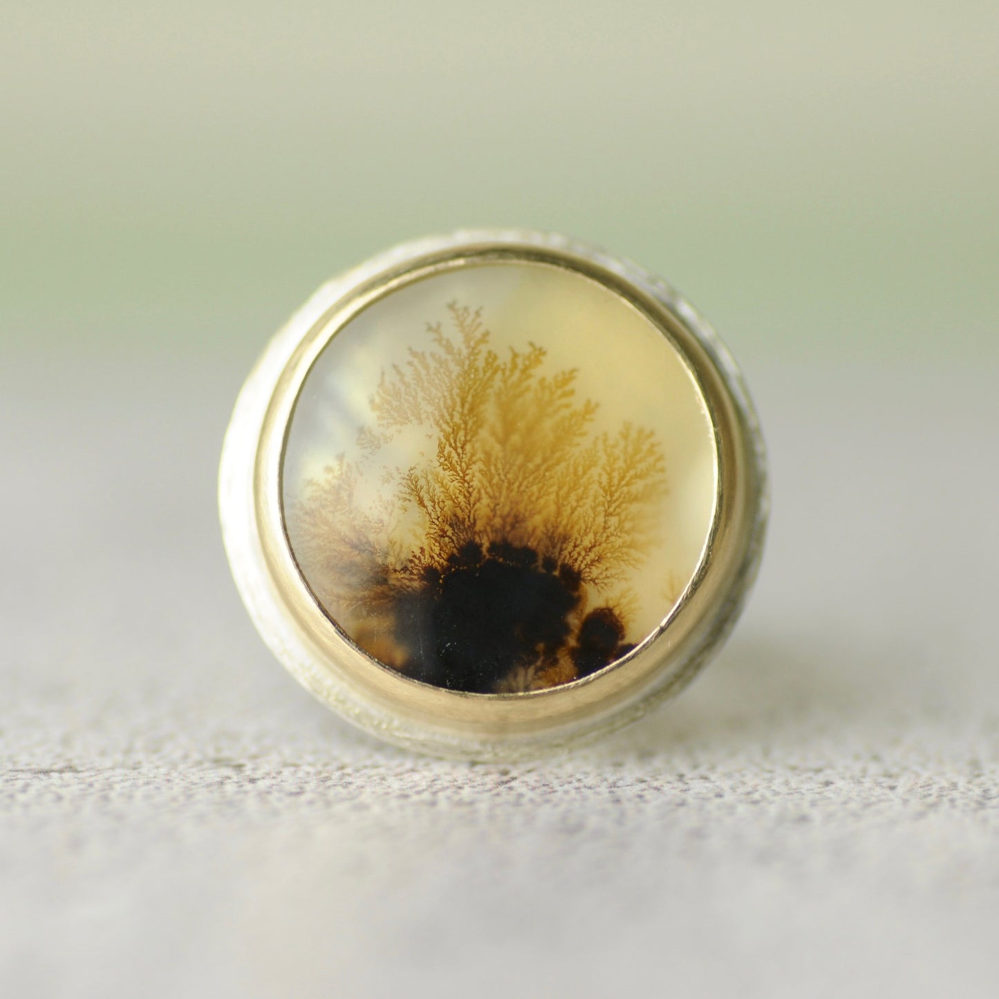 Flux Orb Ochre Ring