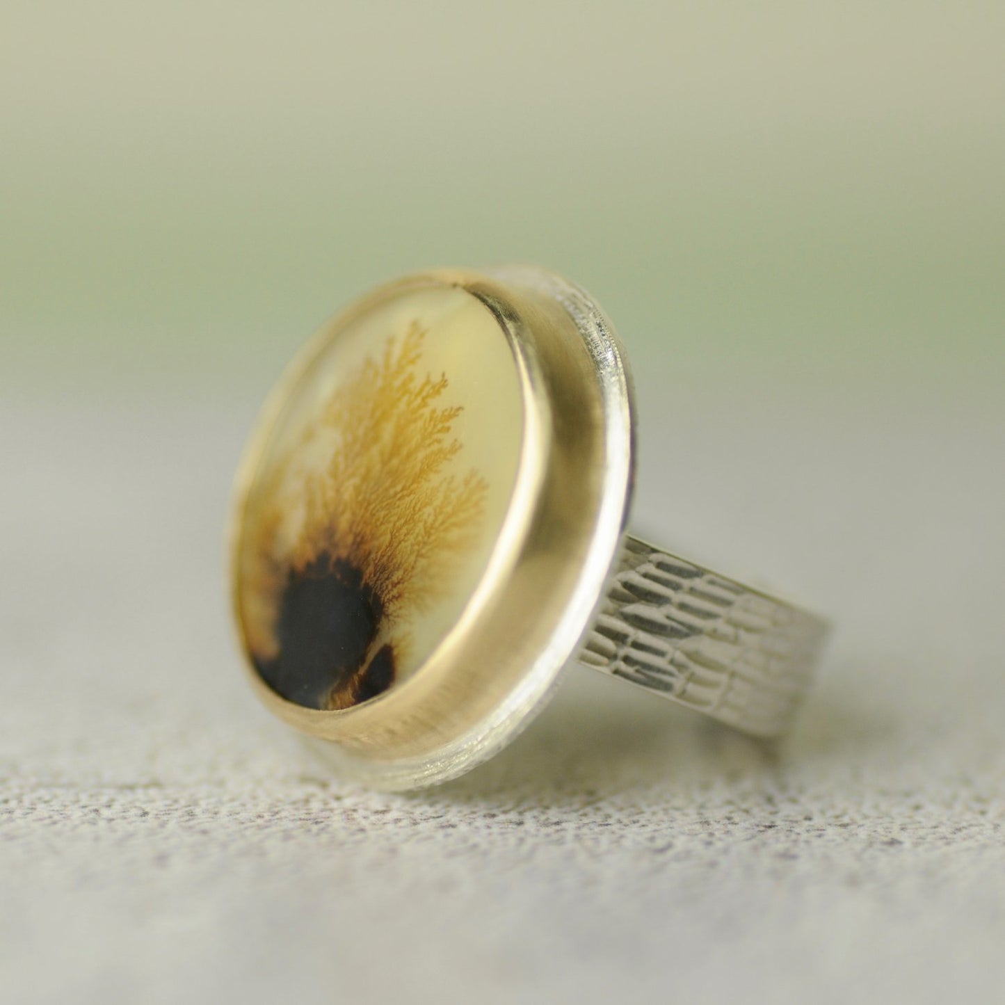 Flux Orb Ochre Ring